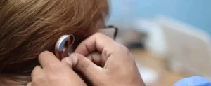 Trujillanos son beneficiados con nueva entrega de prótesis auditivas en Hospital de Valera