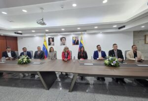 MinSalud firmó convenio con aseguradoras del Estado para complementar atención quirúrgica de la población