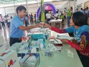 Estudiantes del Liceo Félix Solano en Amazonas recibieron atención médica y siete mil unidosis
