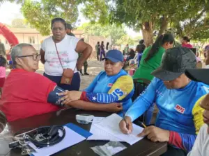 Jornada médica integral atendió habitantes de la Comuna 7 Lanzas en Amazonas