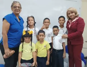 Estudiantes se expresan con dibujos contra el acoso escolar en Aragua