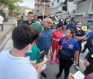 ​Ministro Carlos Alvarado verificó funcionamiento de servicios integrales de Salud en Catia la Mar