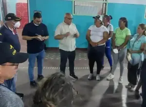 Ministro de Salud supervisó campamento transitorio en la U.E. Estadal La Guaira