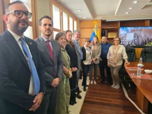 Autoridades de salud venezolanas y delegación brasileña evalúan mecanismos para fortalecer abastecimiento de medicinas