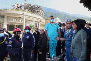 Presidenta (E) Delcy Rodríguez inspeccionó zonas afectadas por el doble terremoto en San Bernardino y La Guaira