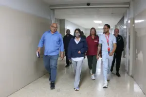 Presidenta (E) Delcy Rodríguez y ministro de Salud verifican operatividad de los centros de salud en La Guaira y Caracas