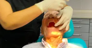 Misión Sonrisa devuelve salud bucal a abuelos y abuelas en Nueva Esparta