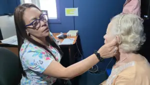 Más de 100 ciudadanos beneficiados con entrega de prótesis auditivas en el Centro de Rehabilitación J.J. Arvelo