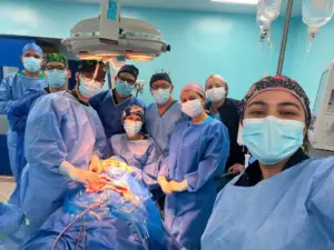 Hito médico en la CHET: devuelven la voz a paciente tras compleja cirugía de cabeza y cuello