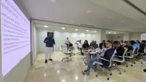 Ministro de Salud definió líneas estratégicas para optimizar la atención médica a nivel nacional
