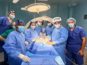 Realizaron exitosa cirugía de columna con técnica de abordaje anterior en el Hospital Dr. Israel Ranuárez Balza